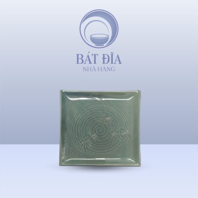Đĩa Vuông Sâu Men Xanh Khắc Hoa Cúc