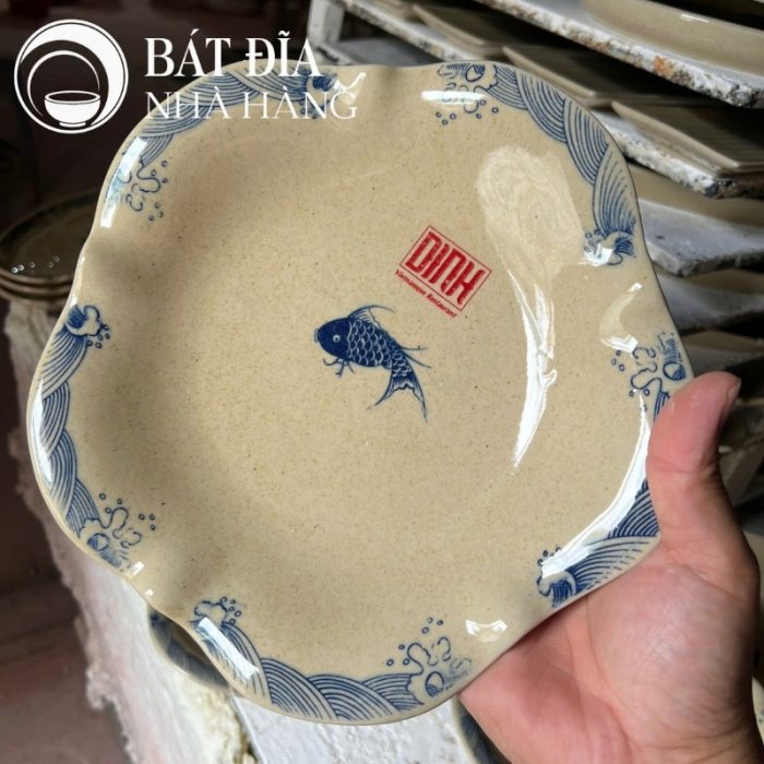 Bộ Bát Đĩa Men Tiêu Họa Tiết Vân Sóng Và Cá