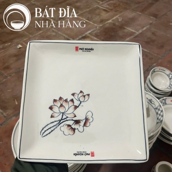 Tô Sâu Đựng Phở Men Trắng Vẽ Hoa Sen In Logo