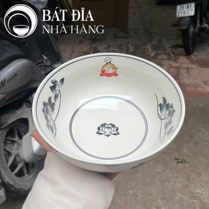 Tô Sâu Đựng Phở Men Trắng Vẽ Hoa Sen In Logo