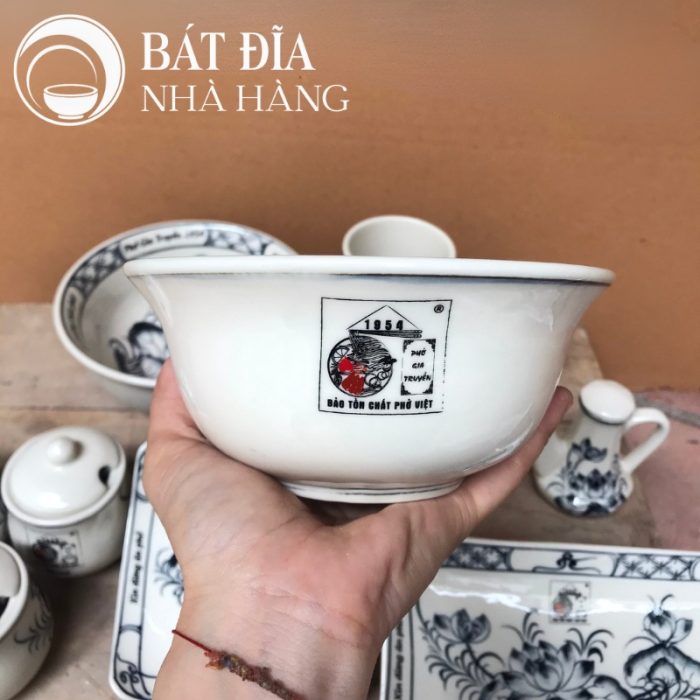 Tô Sâu Đựng Phở Men Trắng Vẽ Hoa Sen In Logo
