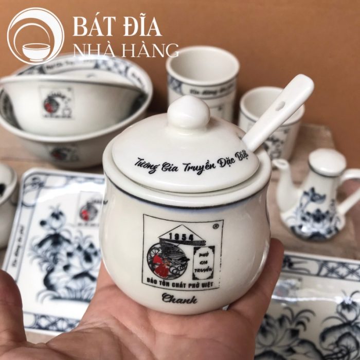 Tô Sâu Đựng Phở Men Trắng Vẽ Hoa Sen In Logo