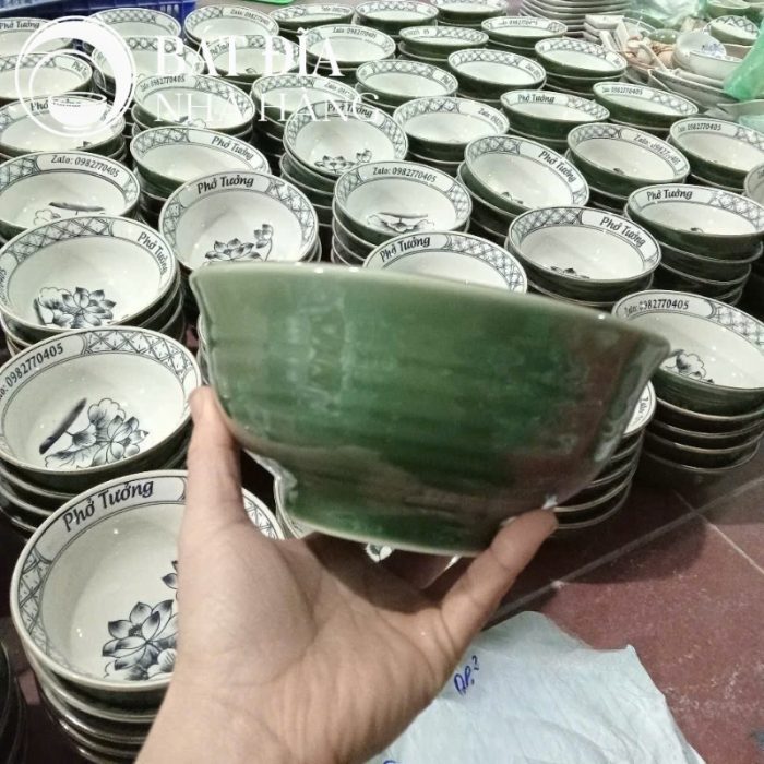 Tô Sâu Men Xanh Vẽ Hoa Sen In Logo