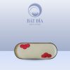 Đĩa Dài Cạnh Tròn Men Kem Hoa Sứ Đỏ